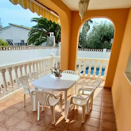 Xalet Amb Piscina Privada A