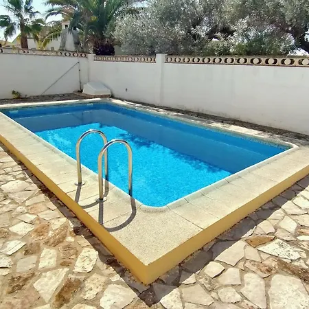 Dom wakacyjny Xalet Amb Piscina Privada A