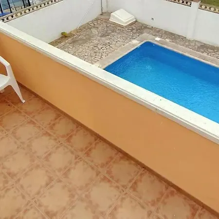 Con Piscina Privada En *